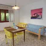 Апартаменты Adorable For 8 People Close To The Sea