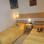 Adorable For 8 People Close To The Sea