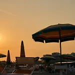 Апартаменты Adorable For 8 People Close To The Sea