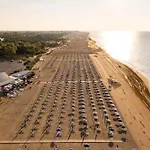 Апартаменты Adorable For 8 People Close To The Sea Бибионе