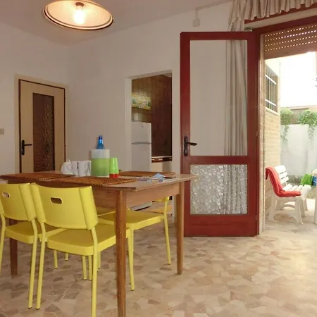 Apartment Adorable For 8 People Close To The Sea *
